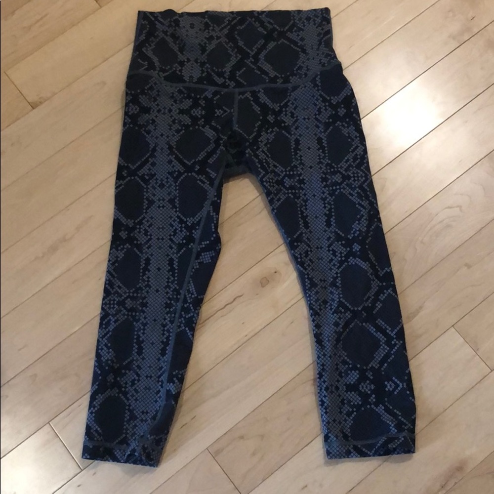 Snakeskin Cropped Lululemon Leggings